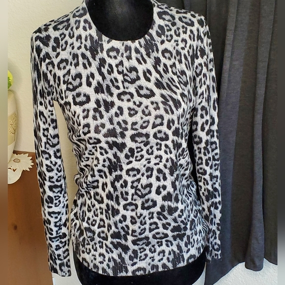 EIGHT 18 Animal Print Knit Top - Picture 7 of 7